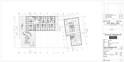 Etasjeplan som viser romfordeling og veggkonstruksjoner for flere etasjer av en bygning.