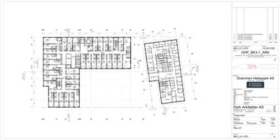 Etasjeplan med romfordeling og dimensjoner for et bygg.