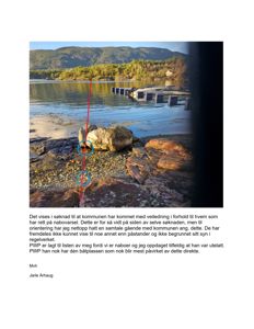 Fotografi av en båtutleier (PWP) ved en kai, med en rød linje og blå sirkler tegnet over for å markere et område.