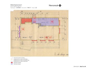 Etasjeplan (1. etasje) med romnummerering og fargekodet for ulike typer vindusløsninger (f.eks. isolerglass, aluminiumsramme).