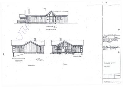 Fasadetegning som viser front, endevegg og ned mot dalen for en hytte.