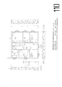 Etasjeplan (plantegning) som viser romfordeling, dører, vinduer og mål for en bolig.