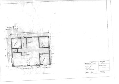 Etasjeplan (1. etasje) med romfordeling (stue, soverom, kjøkken, bad), dimensjoner og skisse over trapp.