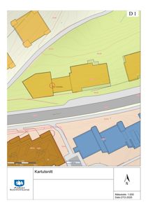 Situasjonsplan eller kartutsnitt som viser tomt, bygninger, veier og høydeforhold.