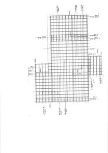 En håndtegnet teknisk detaljtegning som viser konstruksjonen av en takkonstruksjon med taklister, takfliser og takhøyder.