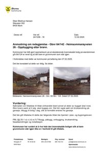 To fotografier av en bygning eller konstruksjon, inkludert i en kommunal anmodning om redegjørelse etter brann.