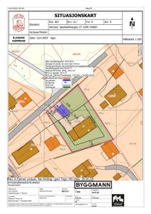 Situasjonskart som viser eiendomsnummer, adresse, eksisterende bygninger, tomtegrenser og byggefelt.