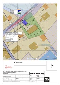 Situasjonsplan som viser eksisterende og planlagt bygning, garasje, vei og arealbruk med overlappende geometri.