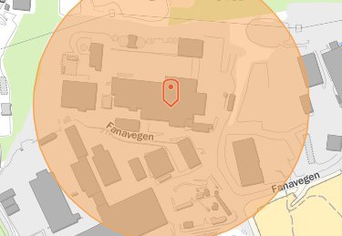 Kartutsnitt som viser et område med bygninger, veier (Fanavegen) og et markert punkt (rødt ikon) i sentrum.