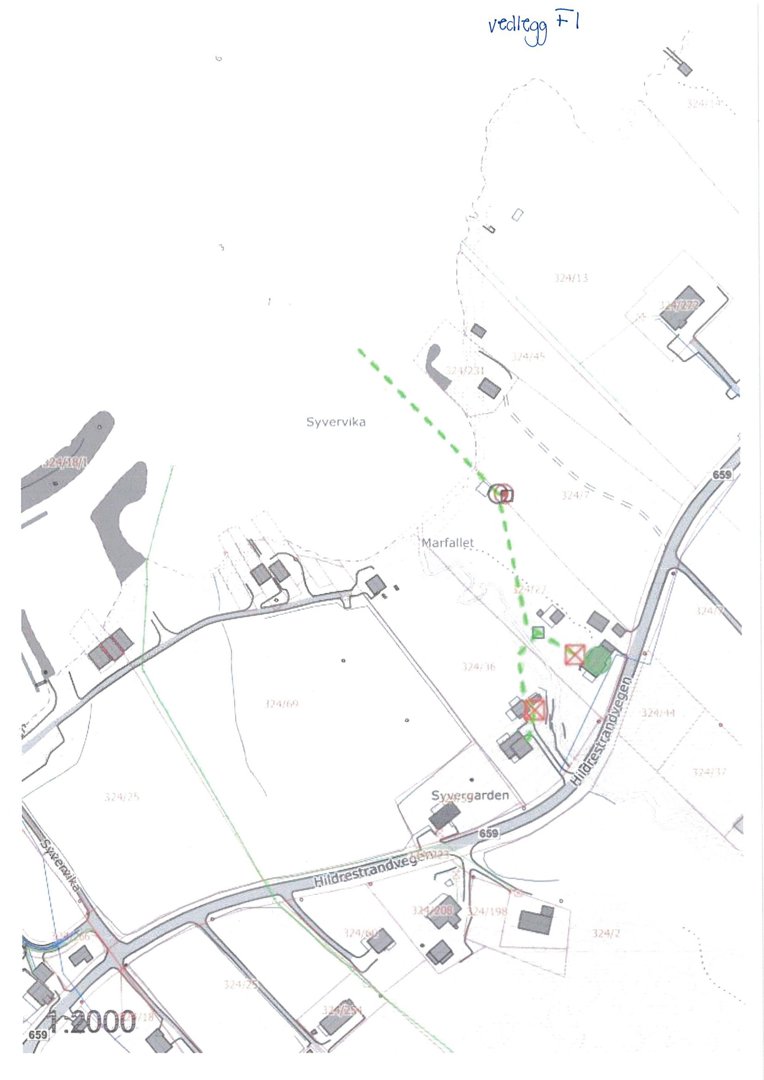 Situasjonsplan som viser bygningers plassering, vegnett, høydemål og eiendomsnummer i et område ved Hildrestranden.