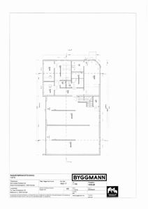 Plantegning av 1. etasje (RAMMESØNNADSTEGNING) som viser romfordeling, dører, vinduer og dimensjoner.