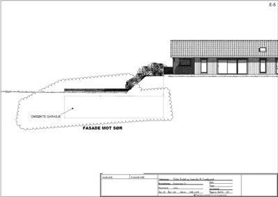 Fasadetegning som viser bygningens utseende sett fra sør, inkludert en omsøkt garasje.