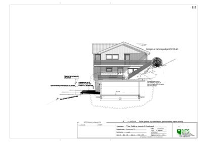 Snittegning av en bolig med garasje, som viser høyder og konstruksjonsdetaljer.