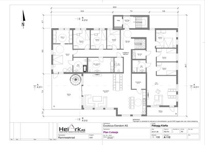 Etasjeplan (Plan 2. etasje) for en leilighet med romfordeling, mål og skisse av møbler.