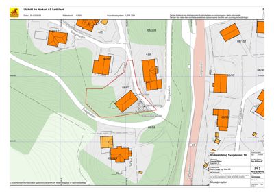 Situasjonsplan som viser tomtens beliggenhet i forhold til nabolag, veier og topografi.