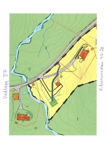 Situasjonsplan som viser tomtens form, høydeforhold (konturlinjer), veier (Djupvikvegen), og plassering av eksisterende og planlagte bygninger.
