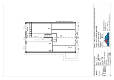 Etasjeplan (loftplan) som viser romfordeling, trapp og mål for en hytte.