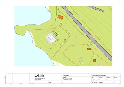 Situasjonskart som viser tomtens grenser, nabotomter, veier og plassering av bygninger.