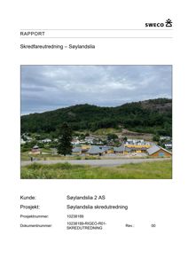 Fotografi av Søylandslia med bygninger og skråning, inkludert SWECO-logo øverst.