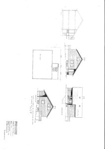Bildet viser en tegning med flere utsnitt av en bygning sett fra utsiden, inkludert fasade, tak og trapp.