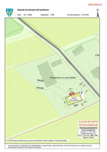 Situasjonsplan som viser eksisterende og planlagt bygning (tilbygg/påbygg) i forhold til tomt, vei og terreng.