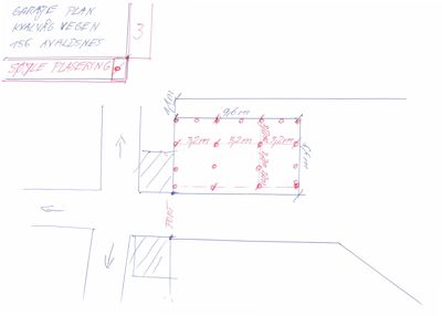 Håndtegnet plan for en garasje med angitte mål (9,61m x 5,6m) og plassering av søyler.