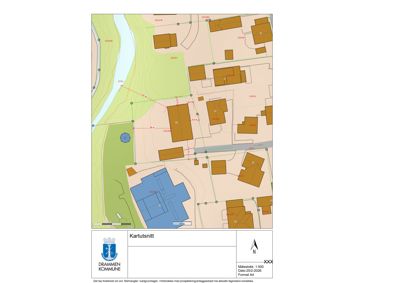 Situasjonsplan (kartutsnitt) som viser tomtens plassering i forhold til nabolag, veier og terreng.