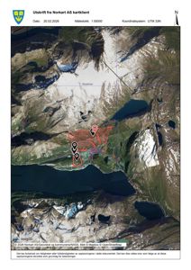 Satellittkart over et område med merket tomt (rødt) og flere punkter (pinner) som sannsynligvis representerer bygninger eller viktige punkter.