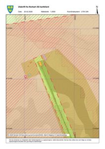 Kartutsnitt (Norkart) som viser topografi, eiendomsgrenser og en markert bygning eller tomt.