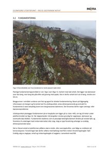 Et fotografi av et utsiktspunkt med en bygning på en fjellside, inkludert en markert sirkel som viser et fundament.