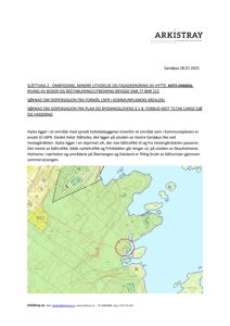 Kart over området med topografi, vannveier og bygningsplasseringer, med en rød sirkel som markerer prosjektstedet.