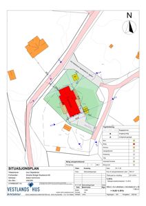 Situasjonsplan som viser bygningens plassering på tomten, omgivende infrastruktur og arealbruk.