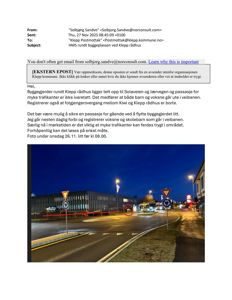 Fotografi av byggeplass ved Klepp rådhus med byggegjerder, trafikk og veibane.