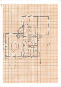 Etasjeplan (1. etasje) med romfordeling, dører, vinduer og mål.
