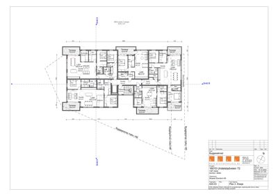 Etasjeplan (Plan 2) som viser romfordeling, dimensjoner og plassering av inngang for en bygning.
