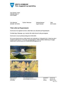 To foton som viser en brygge og en båt ved Litlevatnet på Rognestøylen.