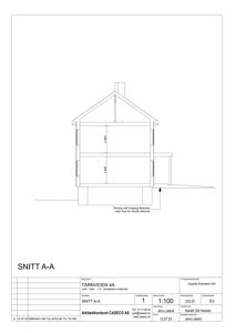 Snittegning (SNITT A-A) av en bygning som viser høyder, etasjer og terrengforhold.