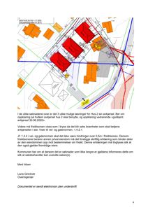 Situasjonsplan som viser tomt, naboeiendommer, veier og planlagt bygningsplassering.