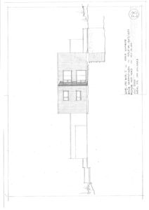 Fasadetegning som viser bygningens utseende sett fra nord (FACADE MOT NORD), inkludert vinduer, takform og trapp opp til en terrasse.