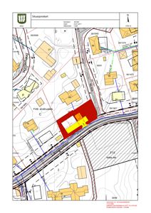 Situasjonskart som viser bygningers plassering i forhold til veier og naboeiendommer.