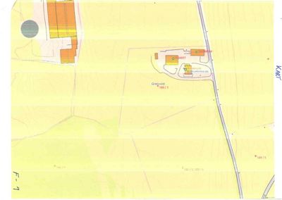 Situasjonsplan som viser tomtens beliggenhet, grenser, eksisterende bygninger og infrastruktur.