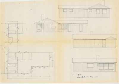 Tegning som viser fasadeoppsettet for en bygning sett fra flere vinkler (for-, side- og bakfasade) med mål og detaljer.