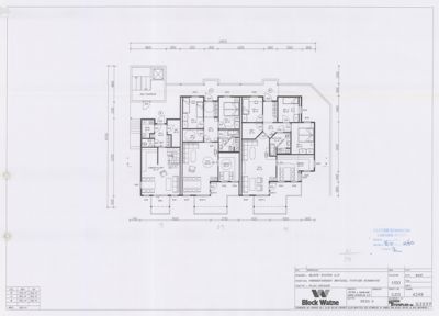 Etasjeplan (1. etasje) for en flerfamiliebolig i Tysvær kommune, med romfordeling, dører, vinduer og mål.