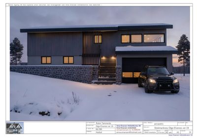 Fotografi av en planlagt eller ferdig bygning (enebolig) i snø, sett fra foran med bil foran.