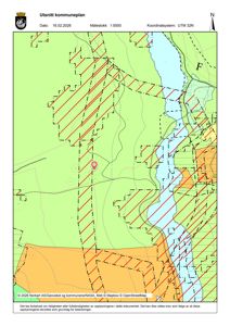 Utsnitt av et kommunekart som viser arealplanlegging (f.eks. grønnfarge for naturareal, oransje for bebygd areal) og en markert punkt (rød pinne) med koordinater.