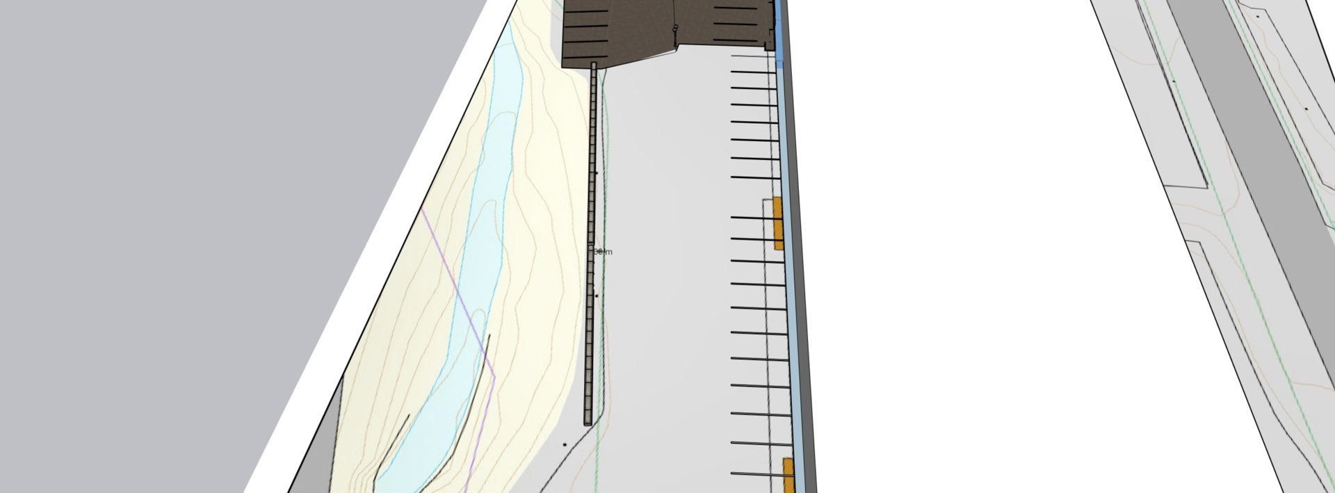Situasjonsplan som viser tomtens terrengform, vannløp, og plassering av en bygning med tilhørende parkeringsplass.
