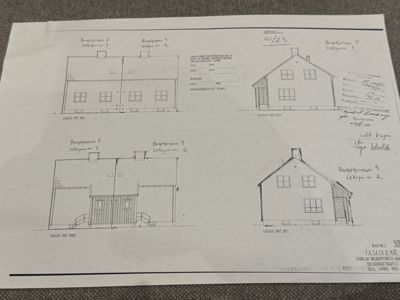Bildet viser en tegning med fasadeoppriks for to bolighus sett fra ulike sider (nord, vest, øst).