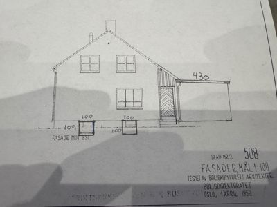 Fasadetegning av en bolig med mål 1:100, tegnet av Boligkontorets Arkitekter i 1952.