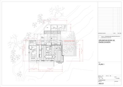 Etasjeplan (PLAN 1) for en bolig på Grundvikveien 32, som viser romfordeling, dimensjoner og plassering i terrenget.