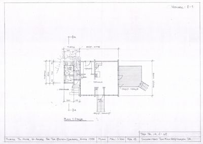 Etasjeplan (1. etasje) for et tilbygg til en hytte, med romfordeling, dimensjoner og arkitektoniske detaljer.